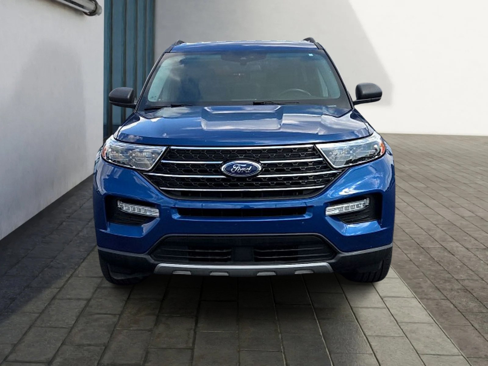 Certified 2021 Ford Explorer XLT w/ Equipment Group 202A AWD/4WD image 8