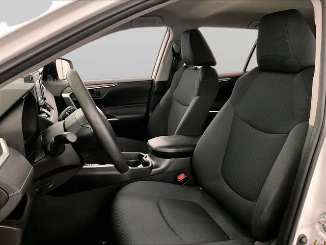 Used 2021 Toyota RAV4 LE AWD/4WD image 24