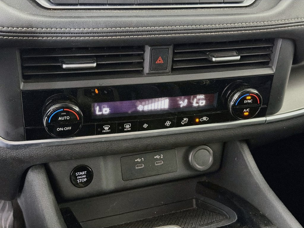 Used 2025 Nissan Rogue SV FWD image 19