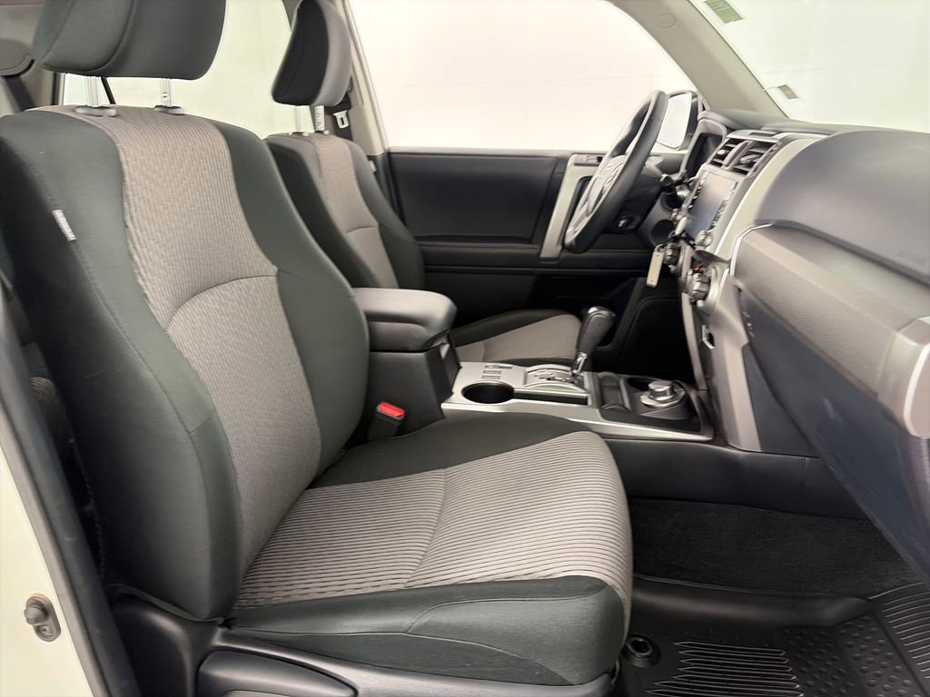 Used 2020 Toyota 4Runner SR5 image 31