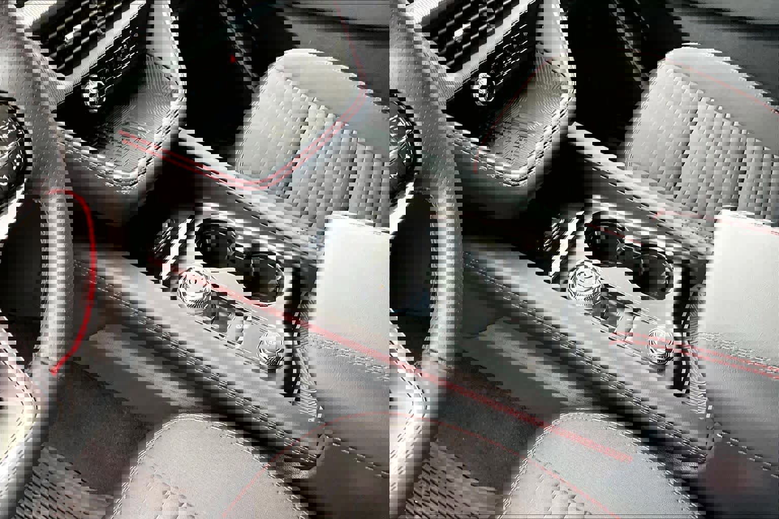 Certified 2025 Ford Explorer ST-Line w/ Premium Package image 19