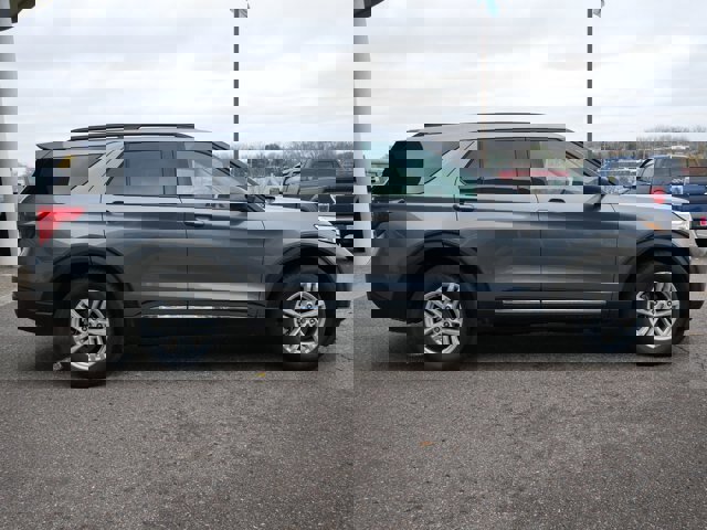 Certified 2023 Ford Explorer XLT w/ Class IV Trailer Tow Package image 4