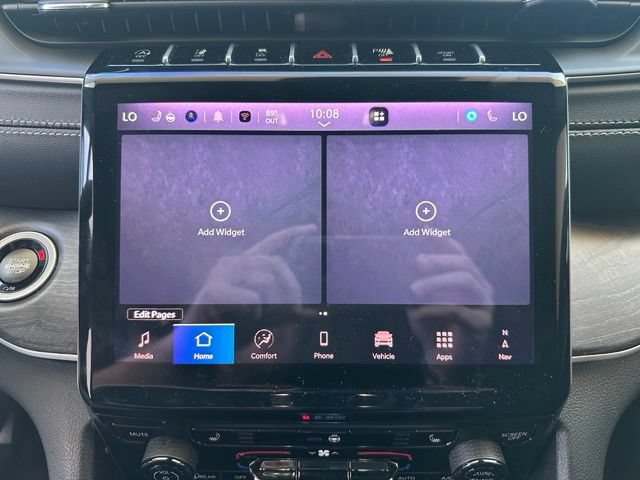 Used 2025 Jeep Grand Cherokee Limited RWD image 18