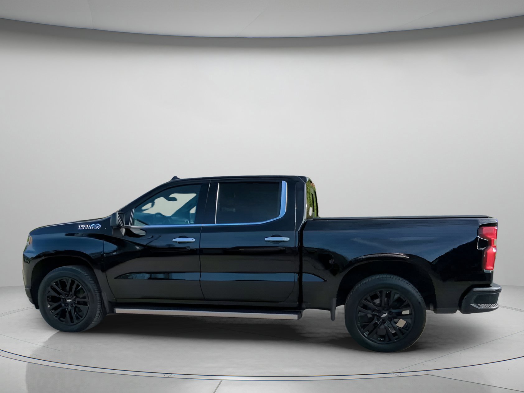 Used 2019 Chevrolet Silverado 1500 High Country w/ Technology Package image 9