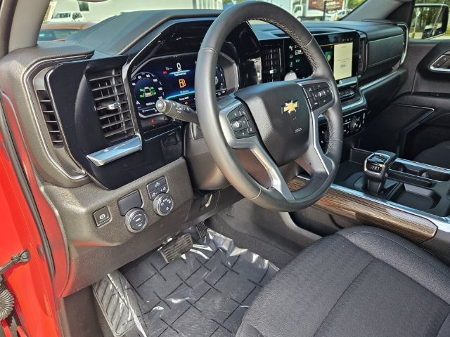 Used 2024 Chevrolet Silverado 1500 LT RWD image 18