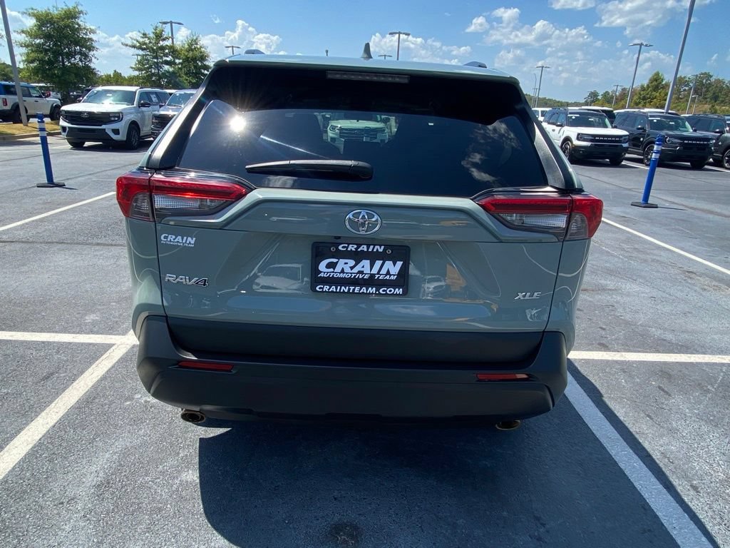 Used 2020 Toyota RAV4 XLE FWD image 6