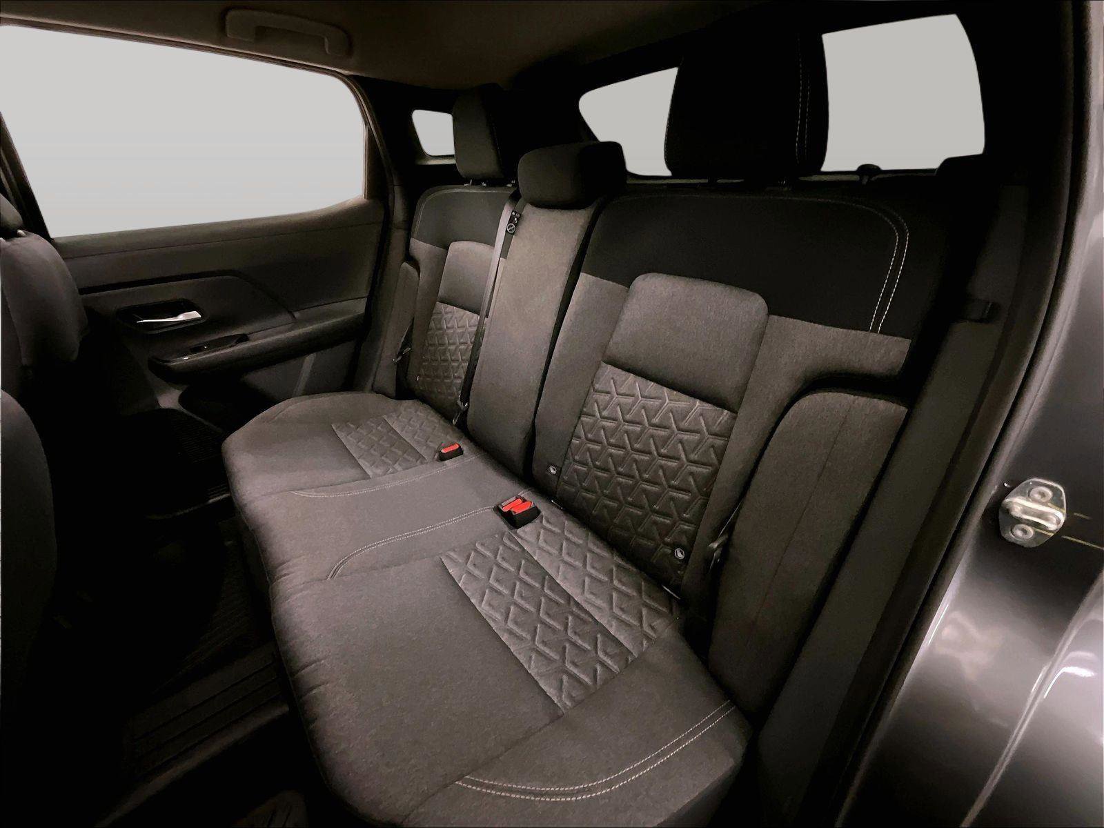 Used 2025 Nissan Kicks SV image 25