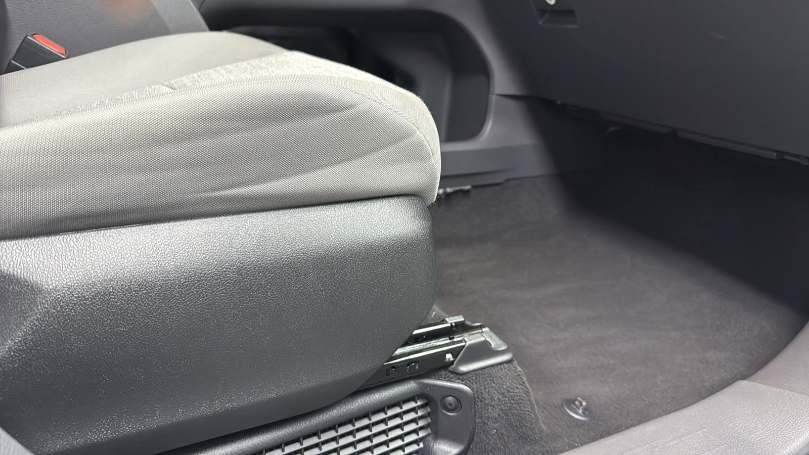 Used 2024 Toyota Sienna LE image 23