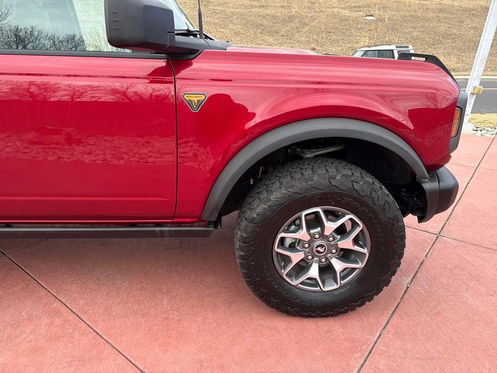 Certified 2025 Ford Bronco Badlands image 3