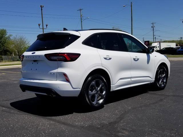 Certified 2023 Ford Escape ST-Line w/ Tech Pack #1 AWD/4WD image 5