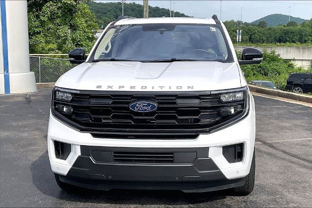 Certified 2025 Ford Expedition Max Active AWD/4WD image 3