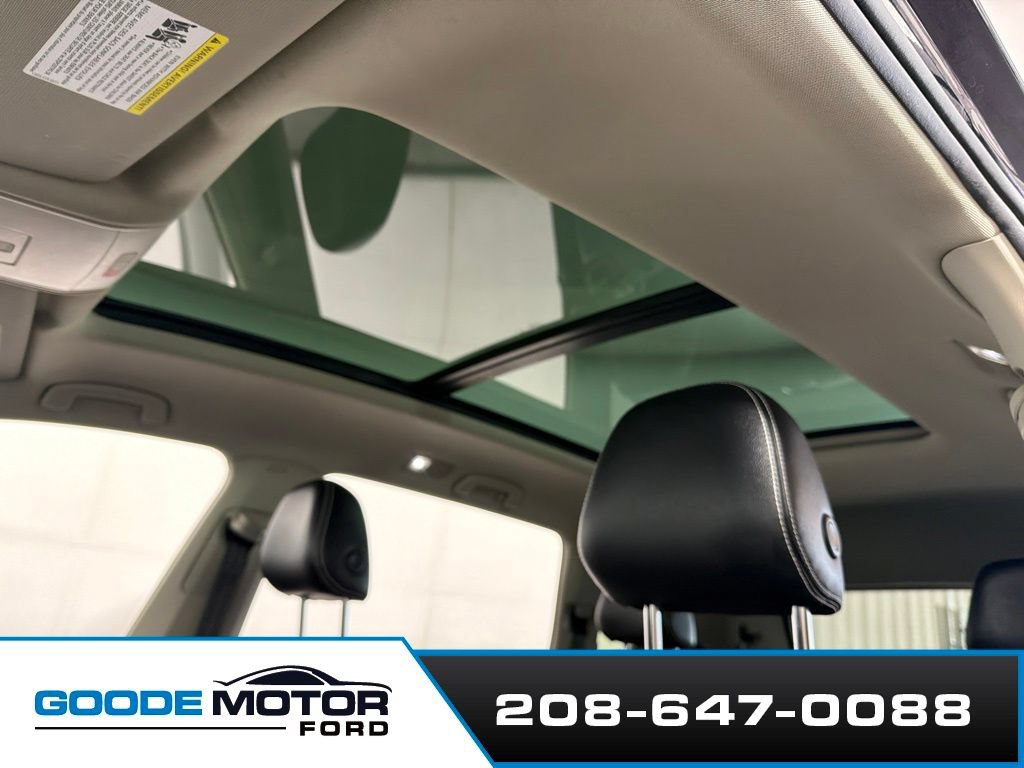 Used 2021 Volkswagen Atlas SEL AWD/4WD image 16