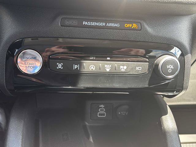 Certified 2024 Ford Escape Platinum AWD/4WD image 19