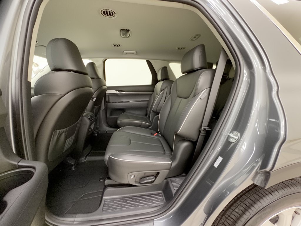 Used 2025 Hyundai Palisade SEL FWD image 25
