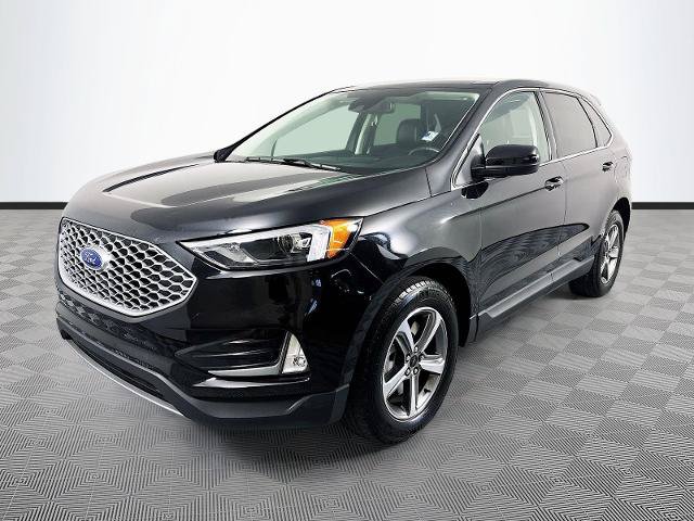 Certified 2024 Ford Edge SEL w/ Convenience Package AWD/4WD image 3