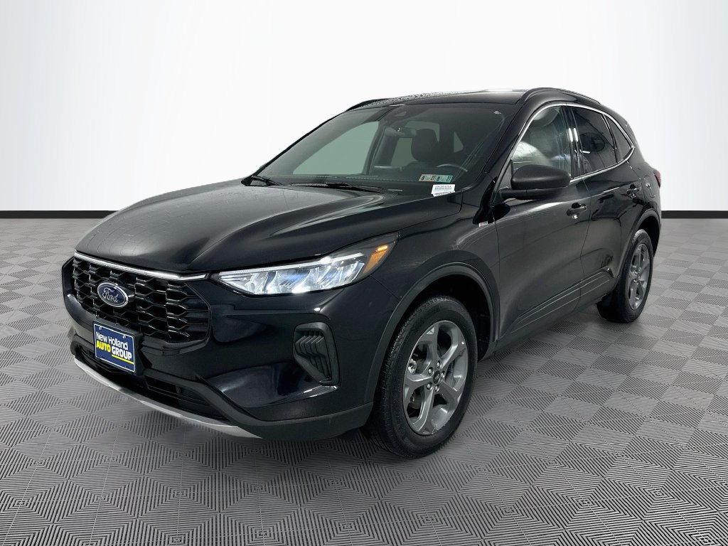 Certified 2025 Ford Escape ST-Line AWD/4WD image 3