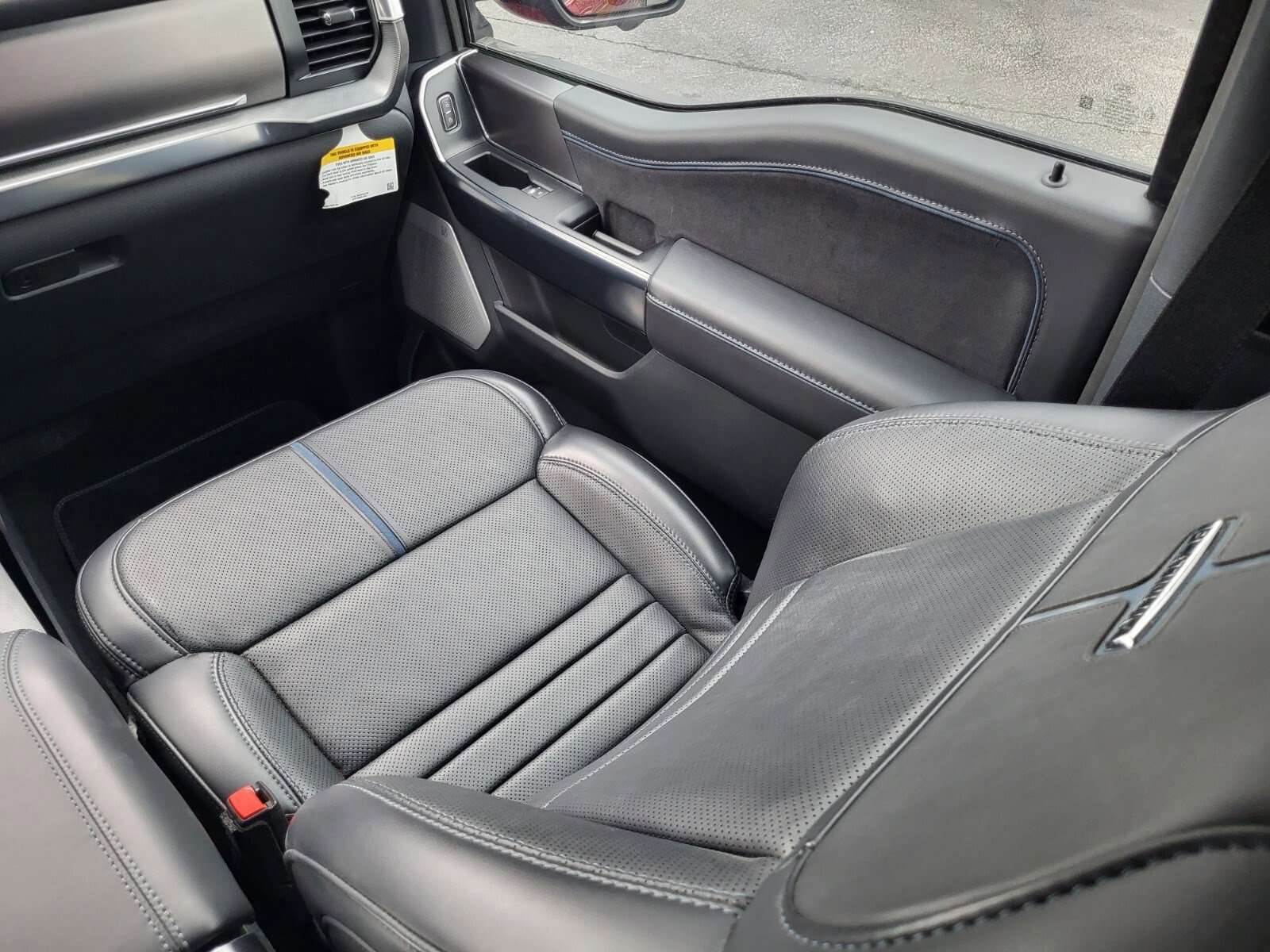 Certified 2025 Ford F150 Platinum w/ Equipment Group 702A High image 14