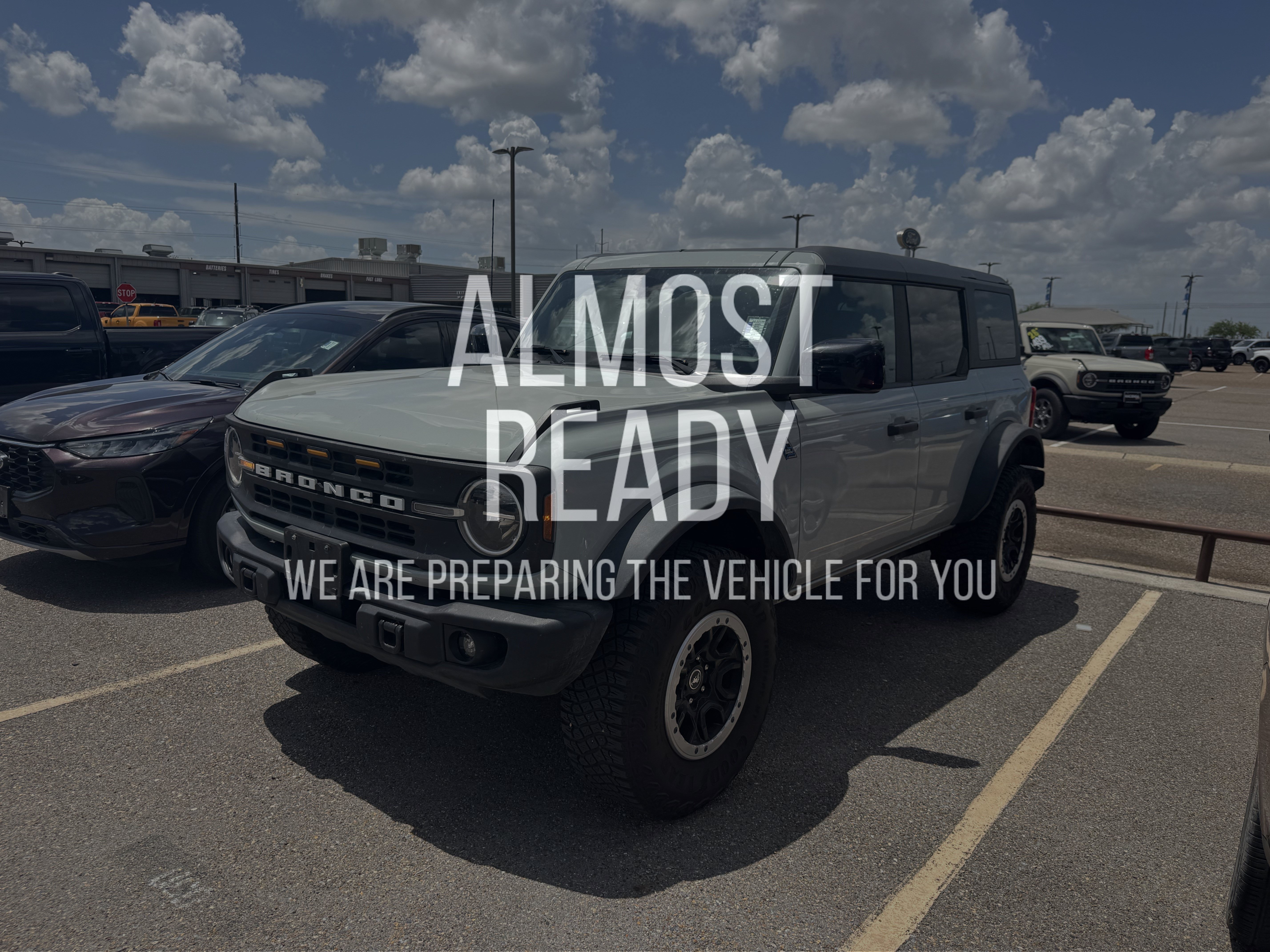 Certified 2024 Ford Bronco Black Diamond w/ Sasquatch Package AWD/4WD image 2