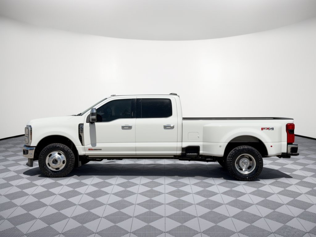 Certified 2024 Ford F350 Lariat w/ Lariat Ultimate Package AWD/4WD image 2