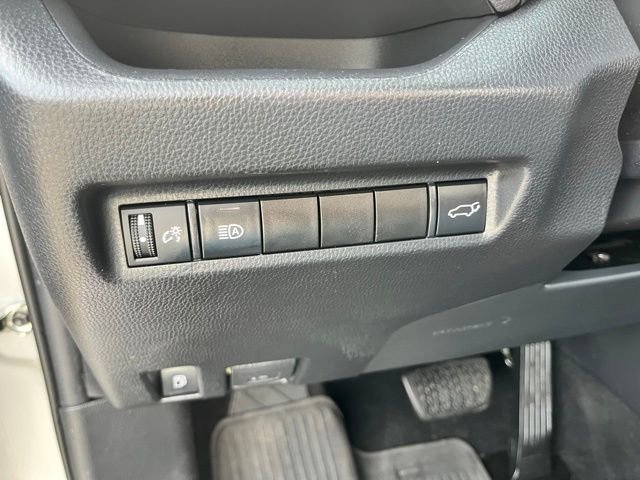 Used 2021 Toyota RAV4 XSE AWD/4WD image 28