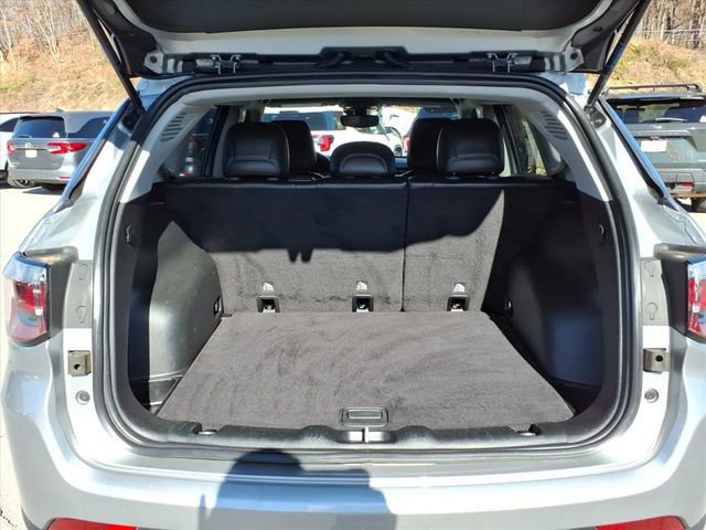 Used 2022 Jeep Compass Latitude image 12