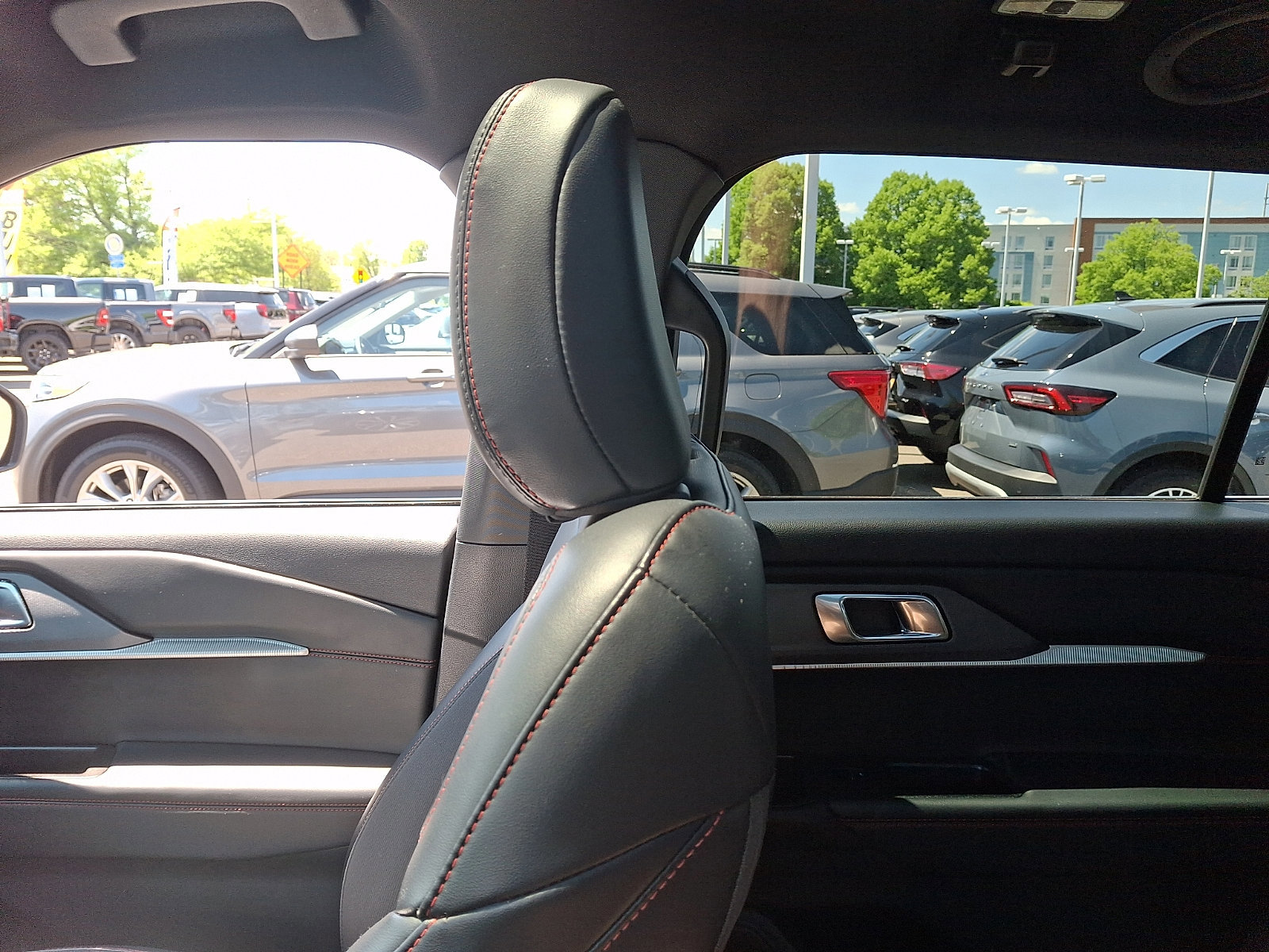 Certified 2025 Ford Explorer ST-Line AWD/4WD image 16