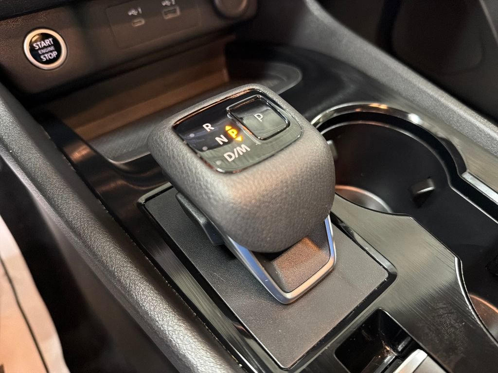 Used 2023 Nissan Rogue S image 27