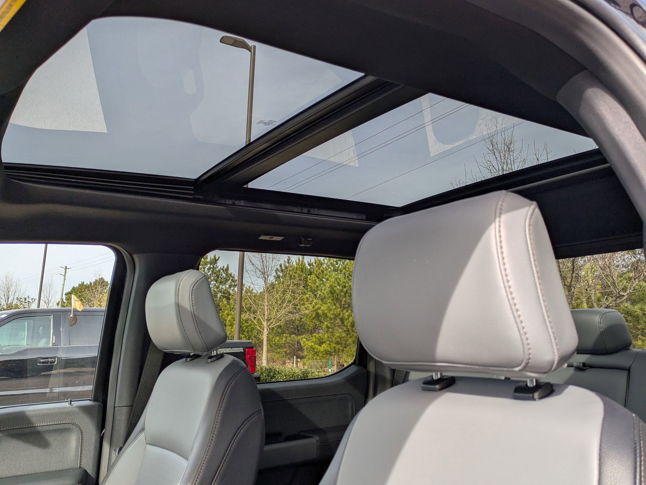 Certified 2025 Ford F150 Lightning Lariat image 31