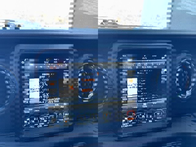 Used 2020 Jeep Wrangler Unlimited Sahara w/ Dual Top Group image 28