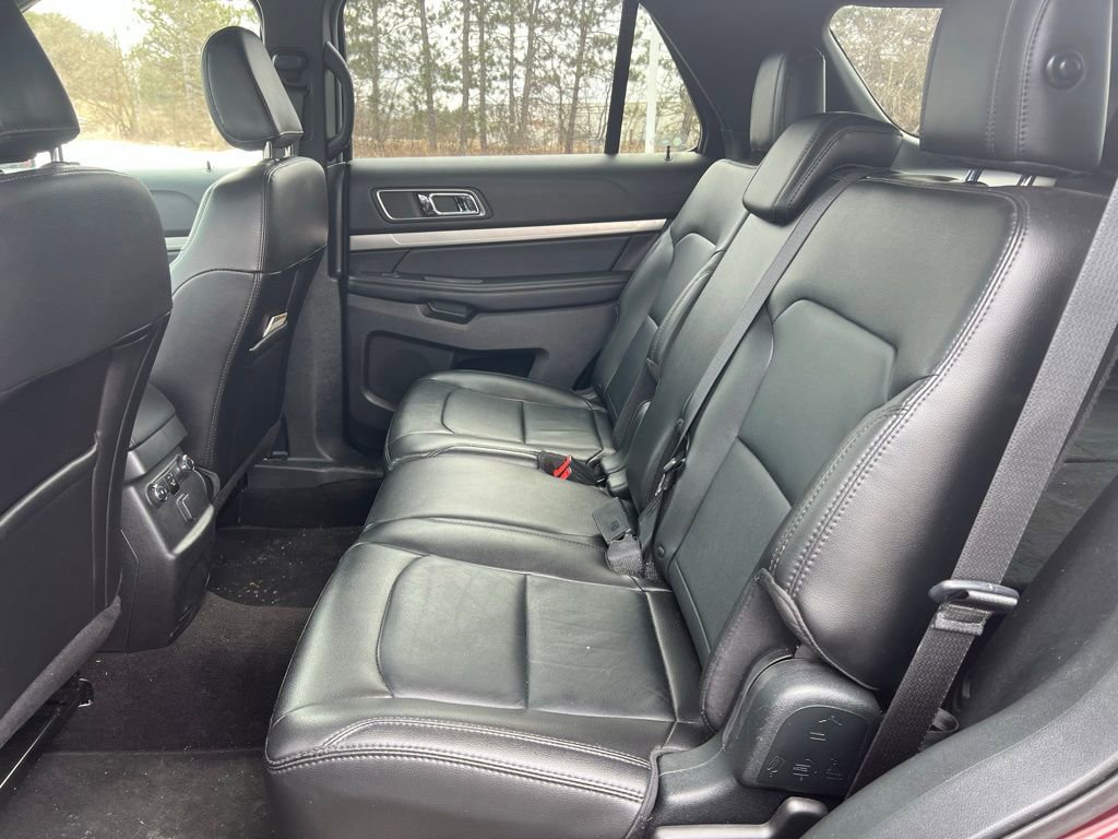 Certified 2018 Ford Explorer XLT w/ Equipment Group 202A image 18