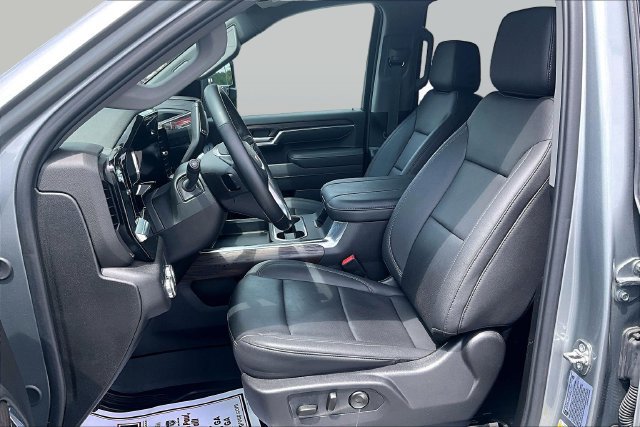 Used 2025 GMC Sierra 2500 SLT AWD/4WD image 28