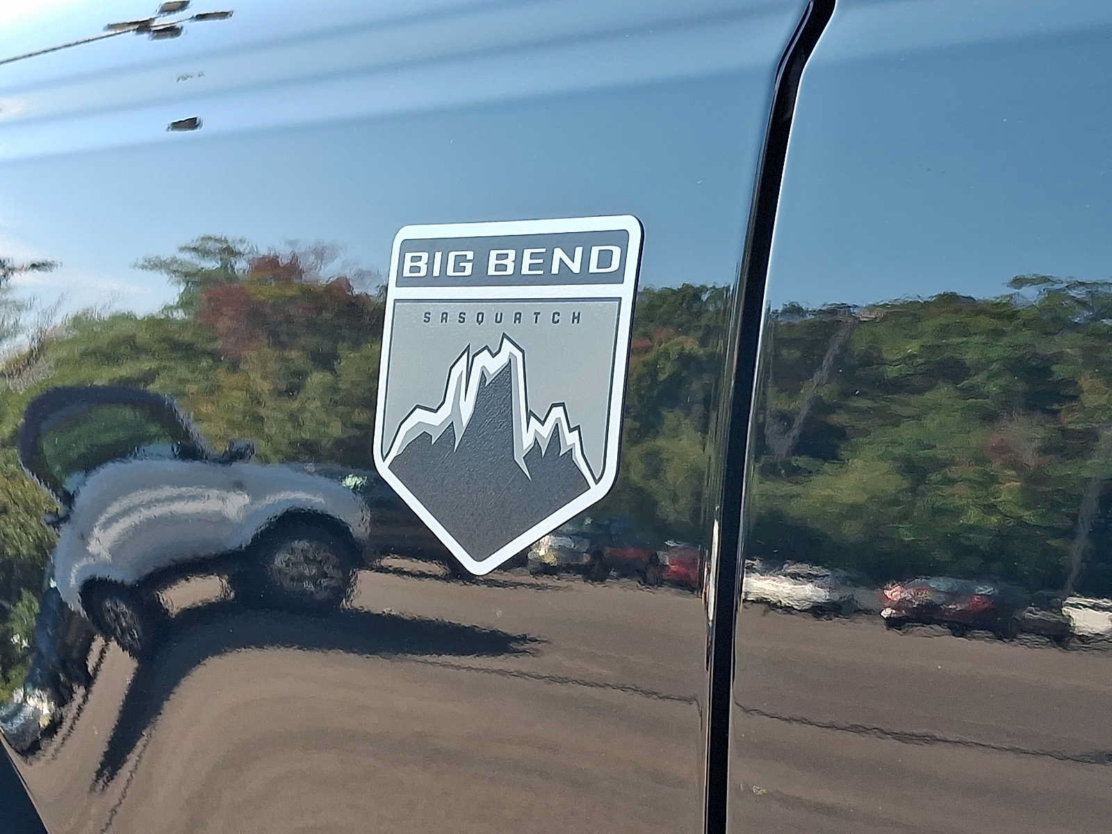 Certified 2025 Ford Bronco Big Bend w/ Black Diamond Package AWD/4WD image 30