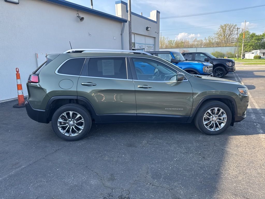 Used 2021 Jeep Cherokee Latitude Lux FWD image 2