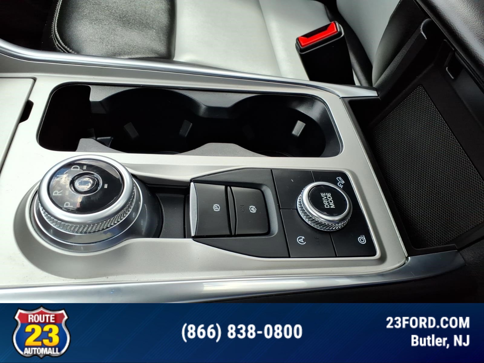 Certified 2024 Ford Explorer XLT w/ Equipment Group 202A AWD/4WD image 20