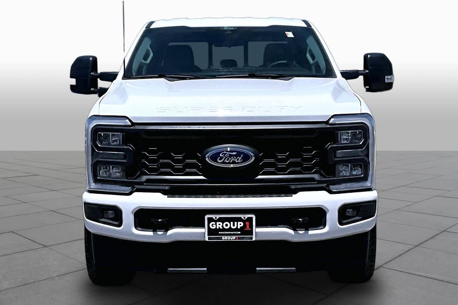 Certified 2025 Ford F250 XL w/ STX Appearance Package AWD/4WD image 4
