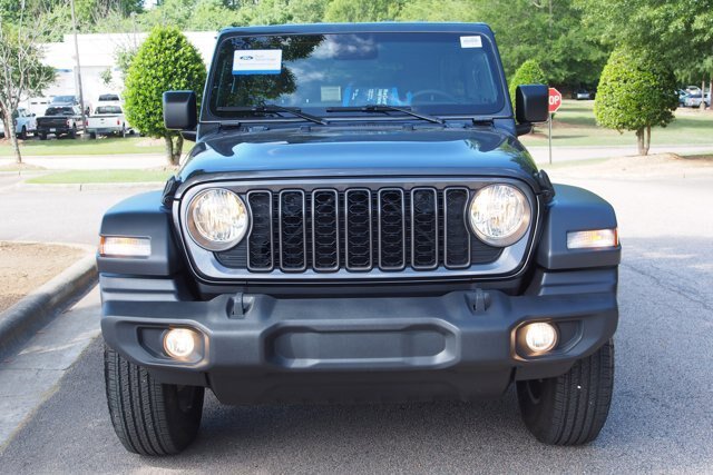 Used 2024 Jeep Wrangler Unlimited Sport AWD/4WD image 2