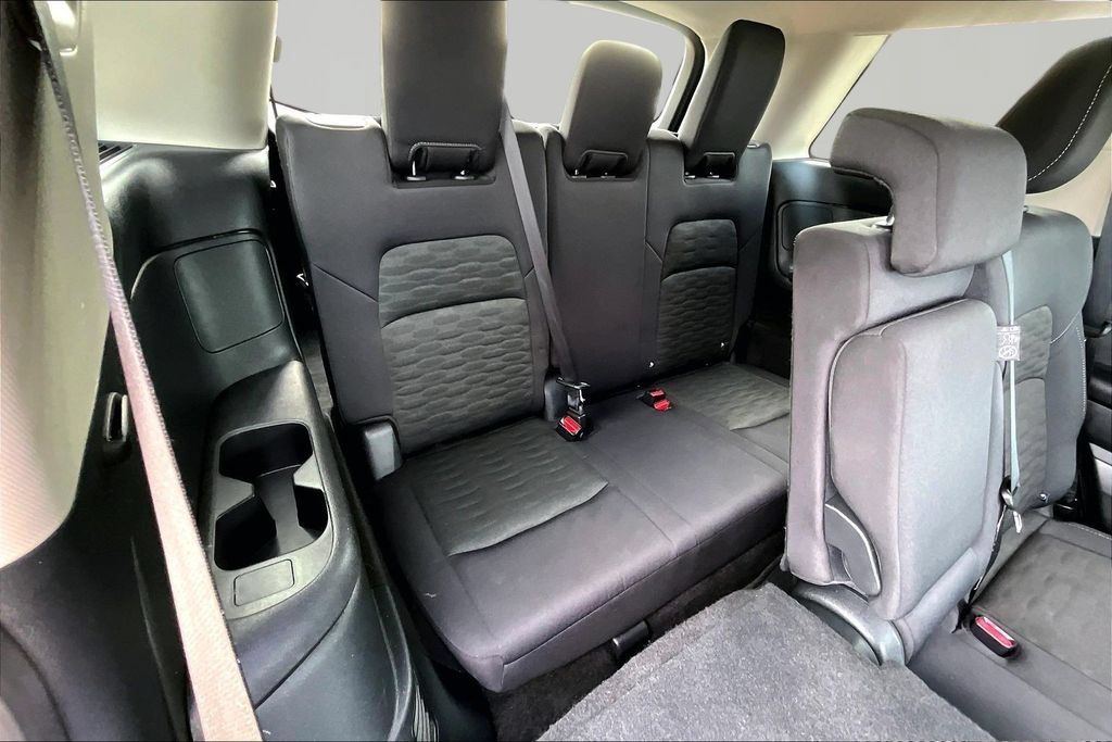 Used 2025 Nissan Pathfinder SV AWD/4WD image 28