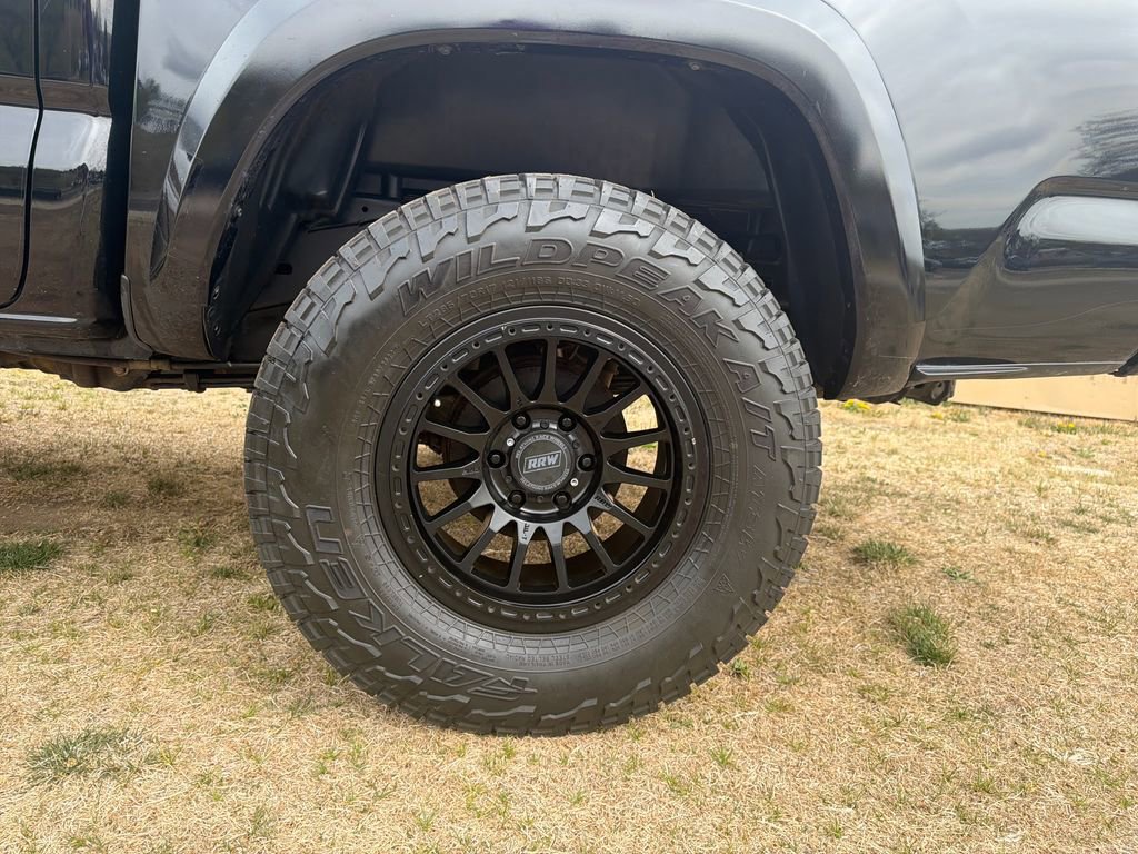 Used 2022 Toyota Tacoma TRD Sport w/ Technology Package AWD/4WD image 34