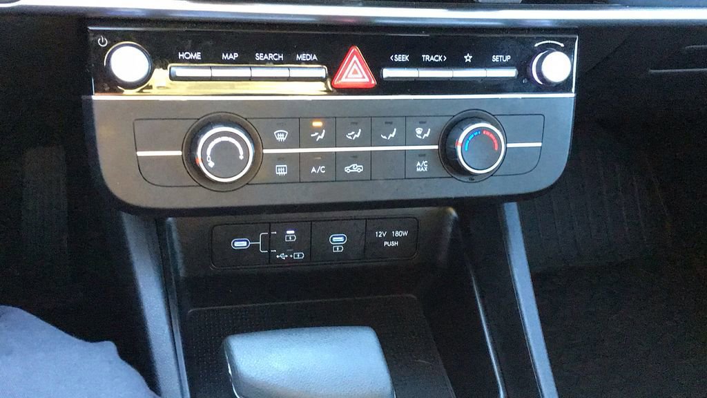 Used 2025 Hyundai Santa Cruz SE image 27