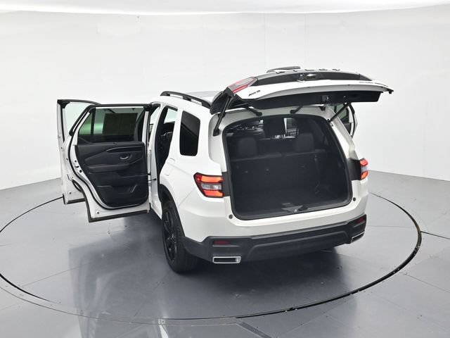 Used 2025 Honda Pilot Black Edition image 48