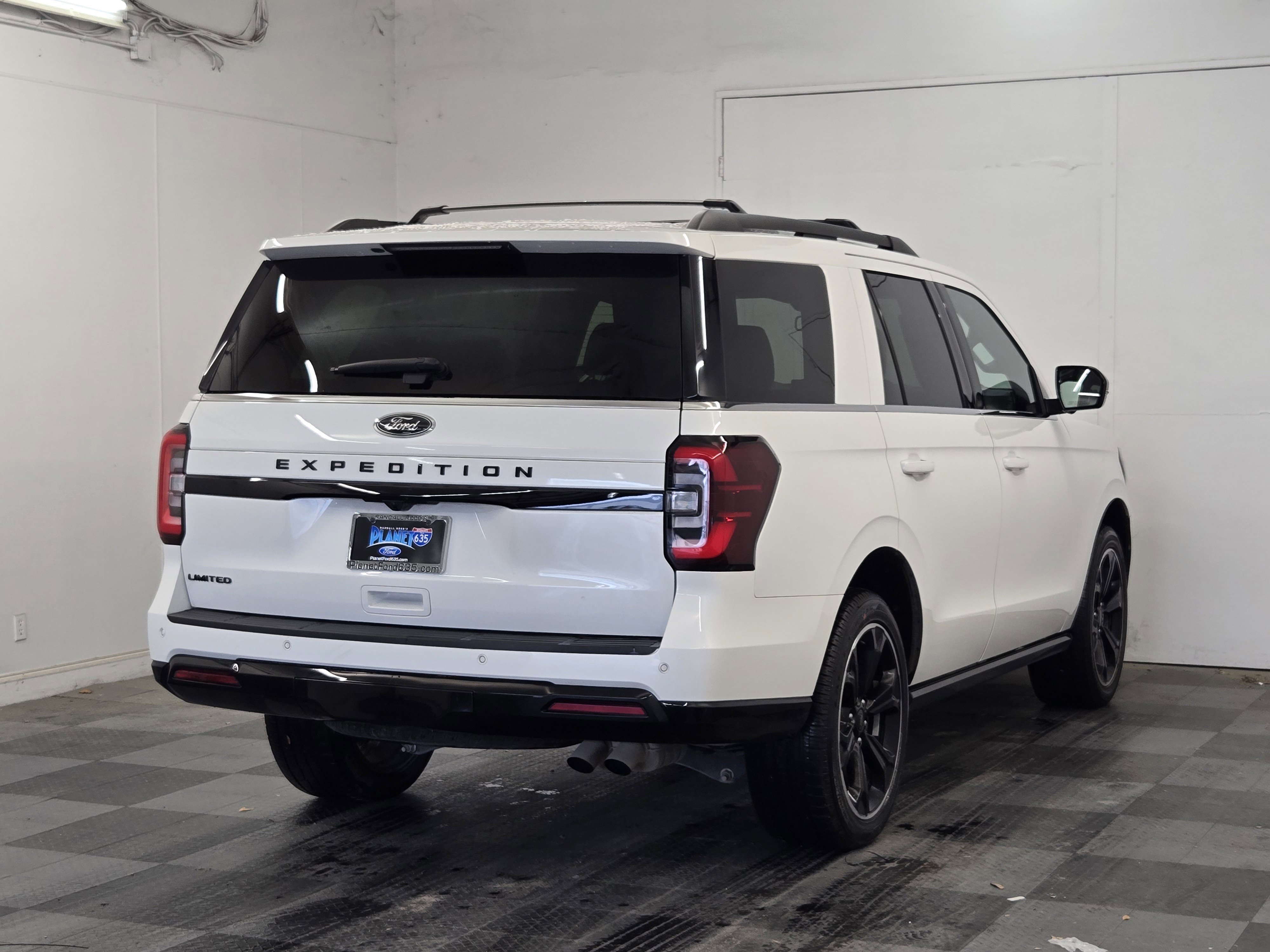 Certified 2024 Ford Expedition Limited AWD/4WD image 5