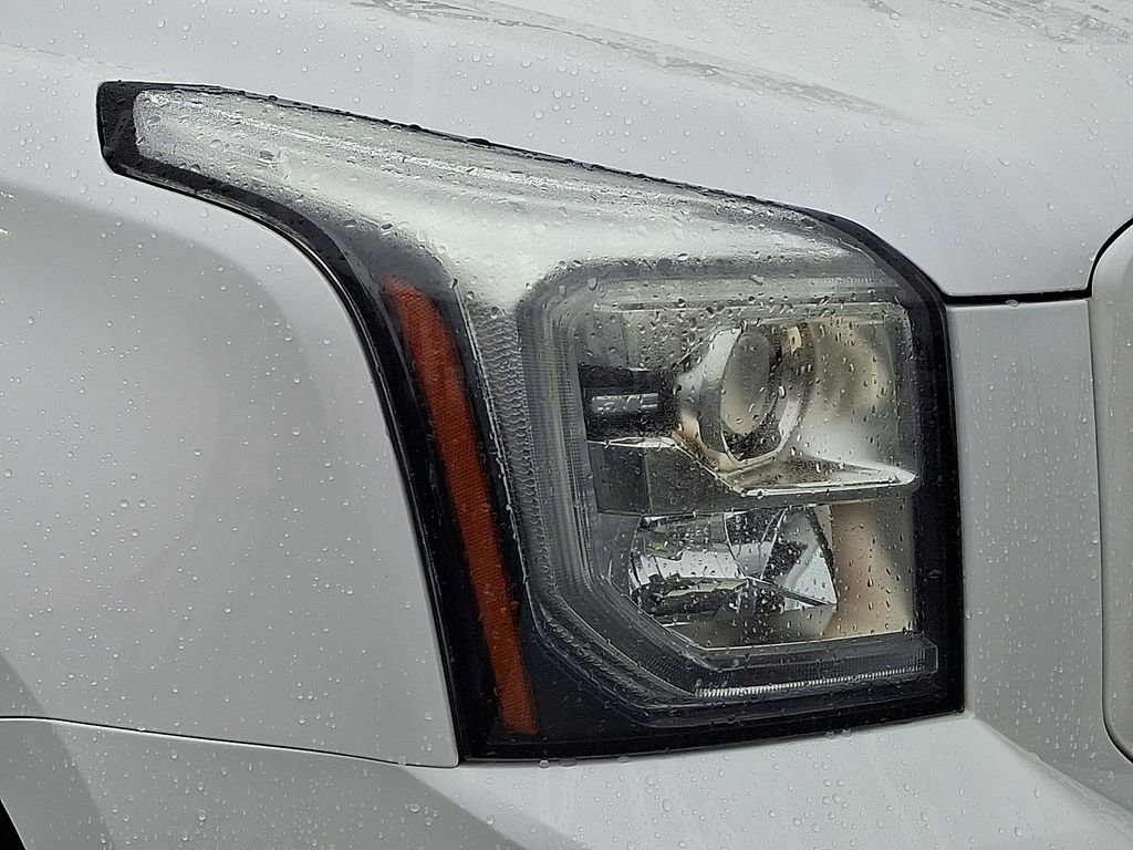 Used 2019 GMC Yukon XL SLT w/ Graphite Performance Edition image 9