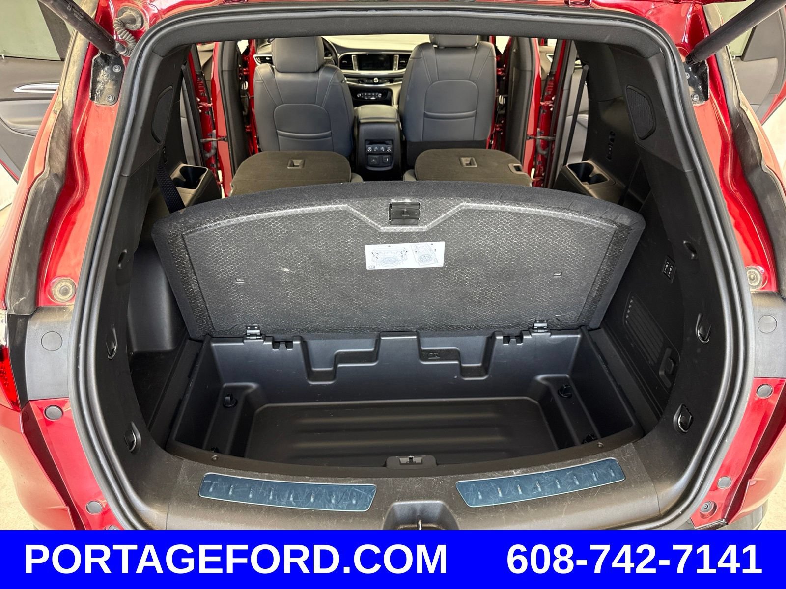 Used 2024 Buick Enclave Premium AWD/4WD image 42