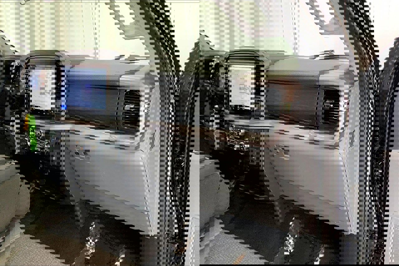 Certified 2025 Ford F150 XLT w/ Equipment Group 301A Standard image 16