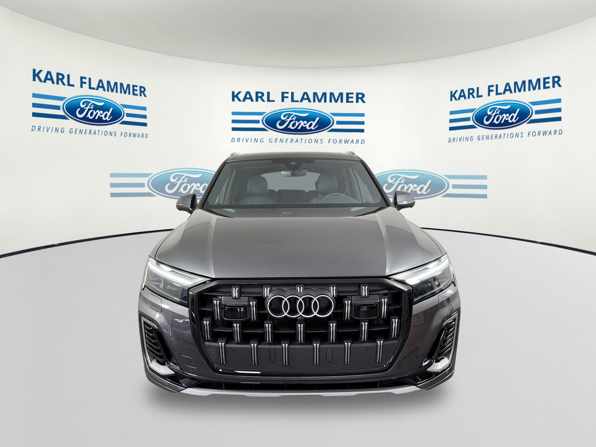 Used 2025 Audi Q7 2.0T Premium w/ Convenience Package AWD/4WD image 2