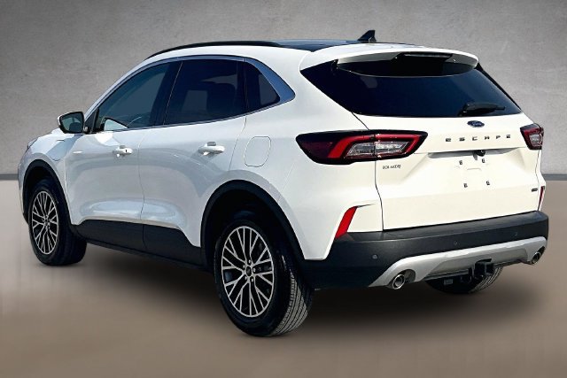 Certified 2025 Ford Escape SE w/ PHEV Premium Package FWD image 9