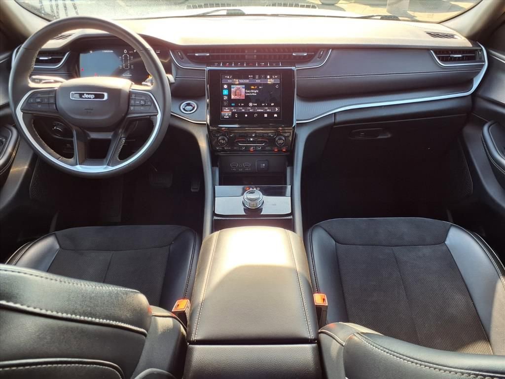 Used 2024 Jeep Grand Cherokee L Laredo image 9