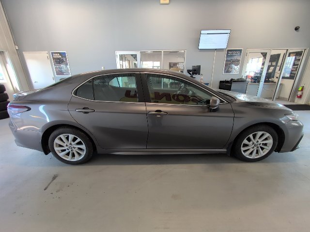 Used 2024 Toyota Camry SE FWD image 6