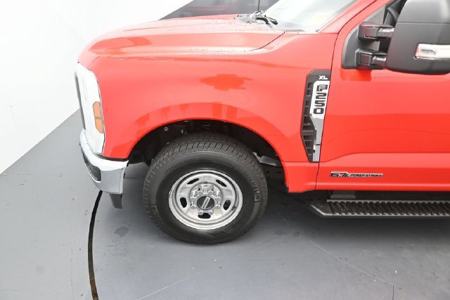 Certified 2026 Ford F250 XL w/ XL Chrome Package RWD image 9