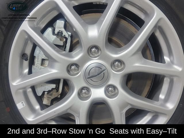 Used 2024 Chrysler Pacifica Touring-L FWD image 10